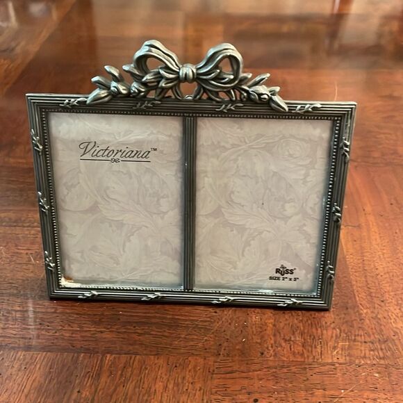 Victorian Bow Pewter Shade Double Photo Frame 2x 3 - Picture 1 of 9